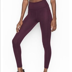Victoria’s Secret Incredible Essential Legging